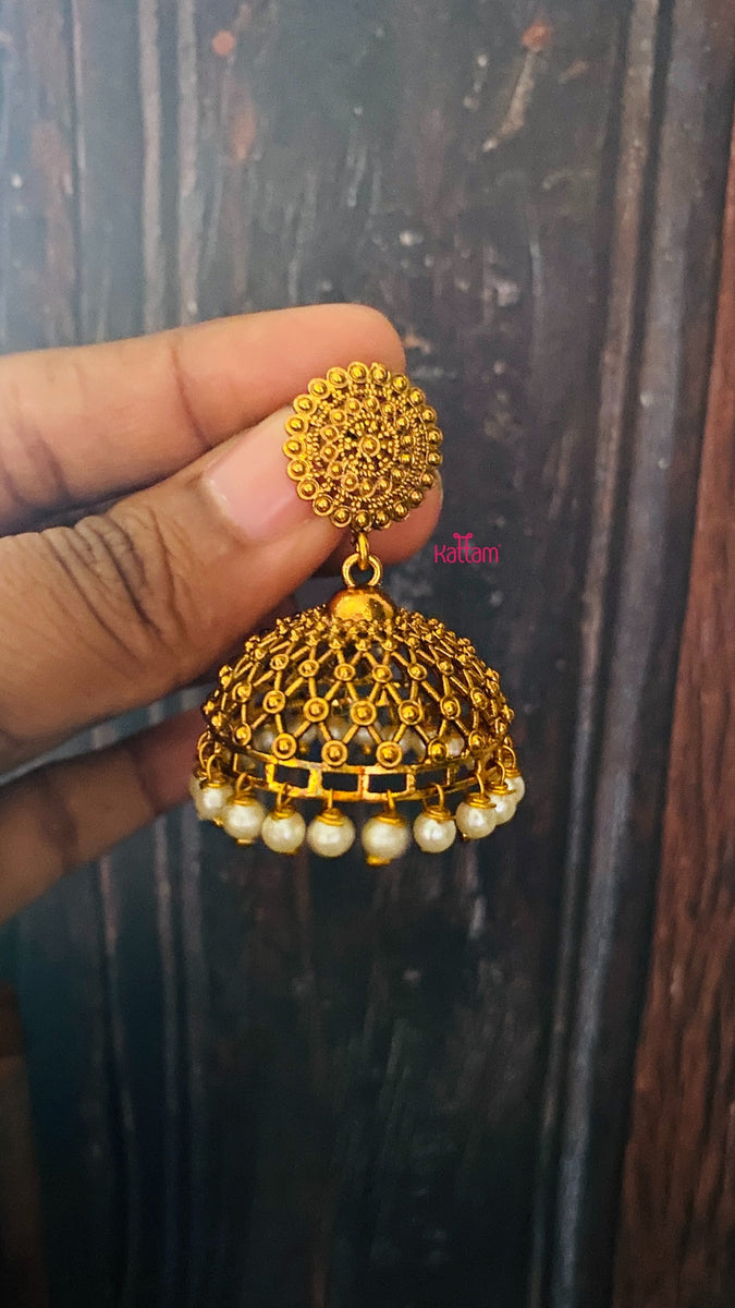 Gold deals jhumka pattern