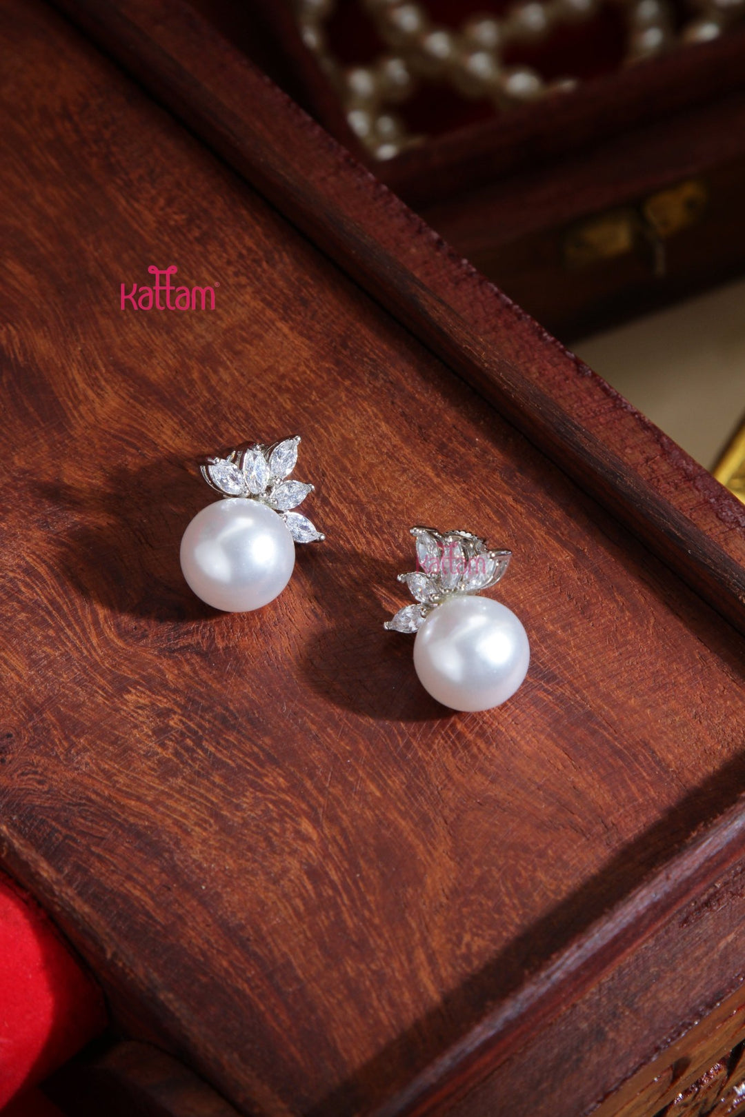 Ad Stone Pearl Stud - E1002