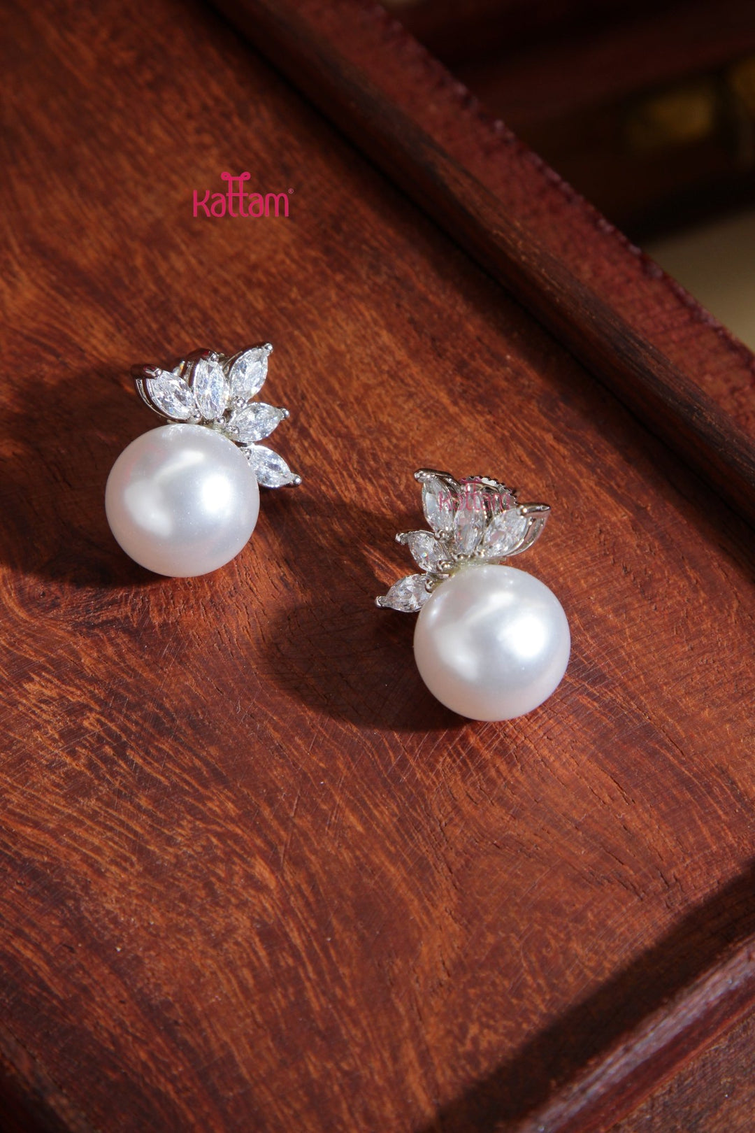 Ad Stone Pearl Stud - E1002