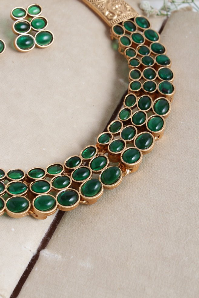 Budgetted Green Oval Choker - N2415