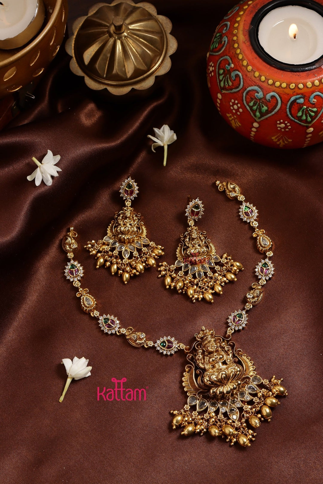 Gold Trims Big Nakshi Dollar Necklace - N3243