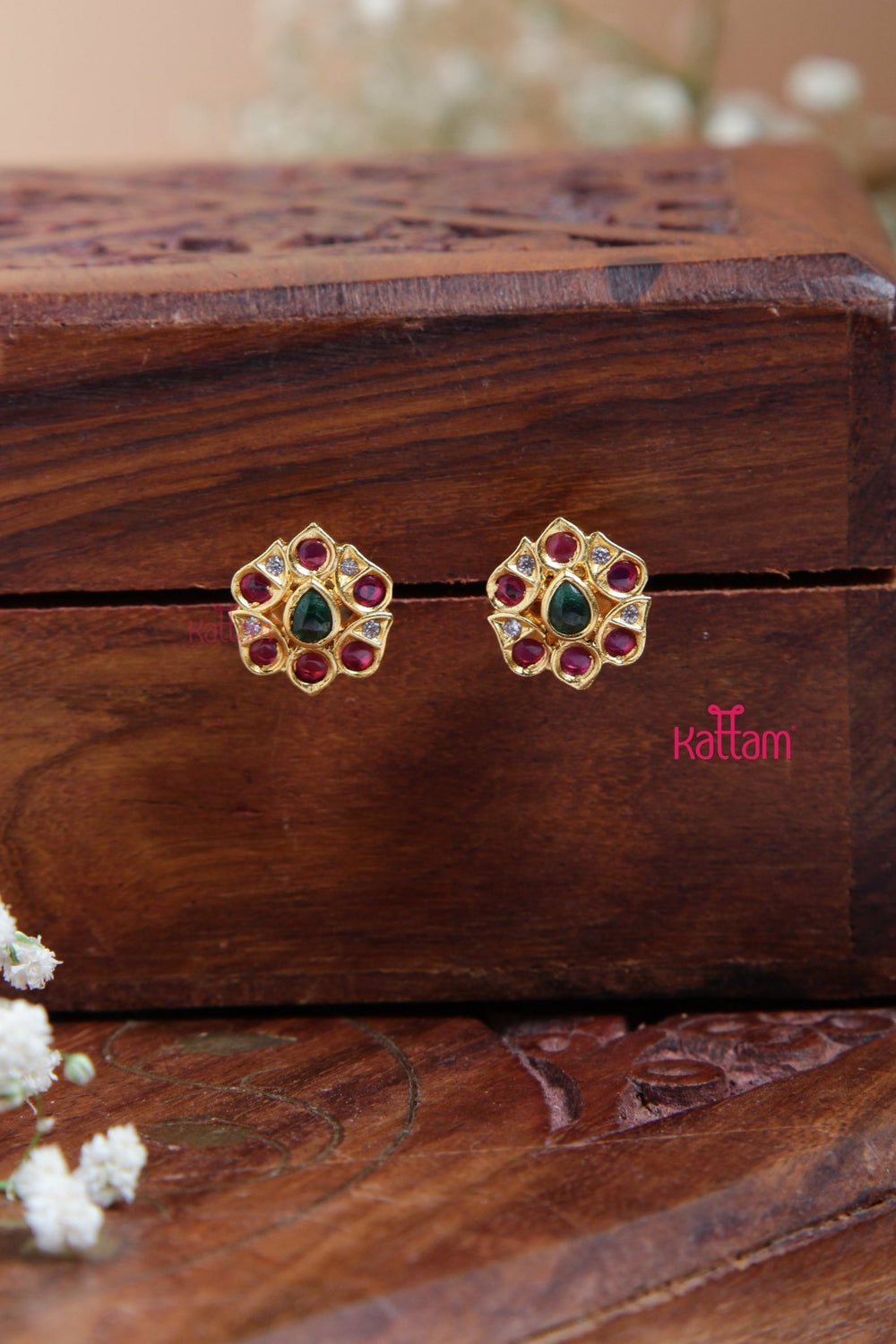 Goldtone Tiny Motif Stud - E906