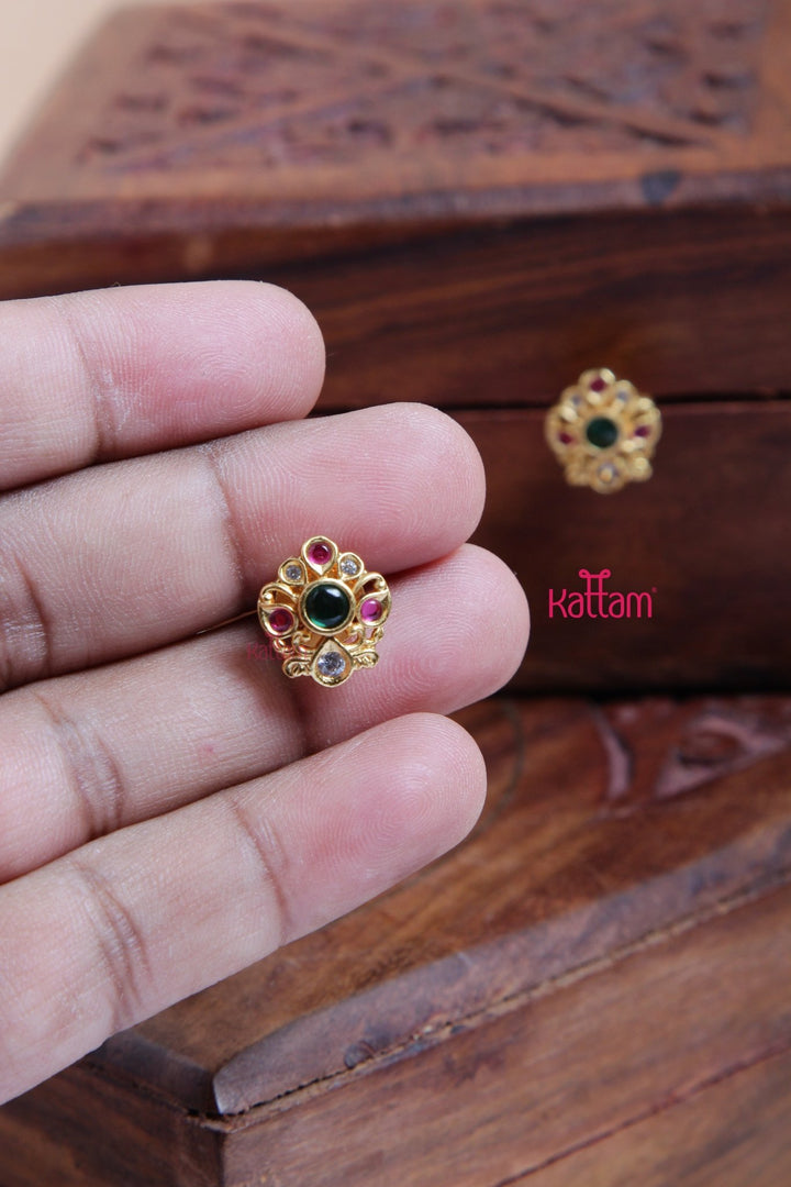 Goldtone Tiny Motif Stud - Design 2 - E907