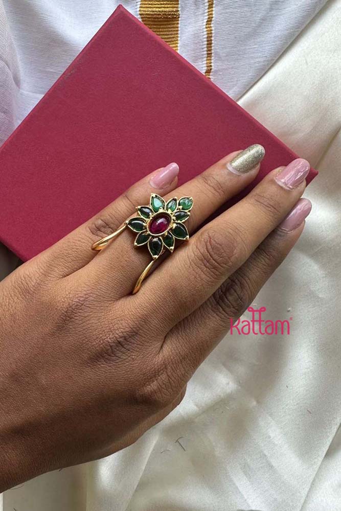 Green Ruby Vangi Type Ring - R61