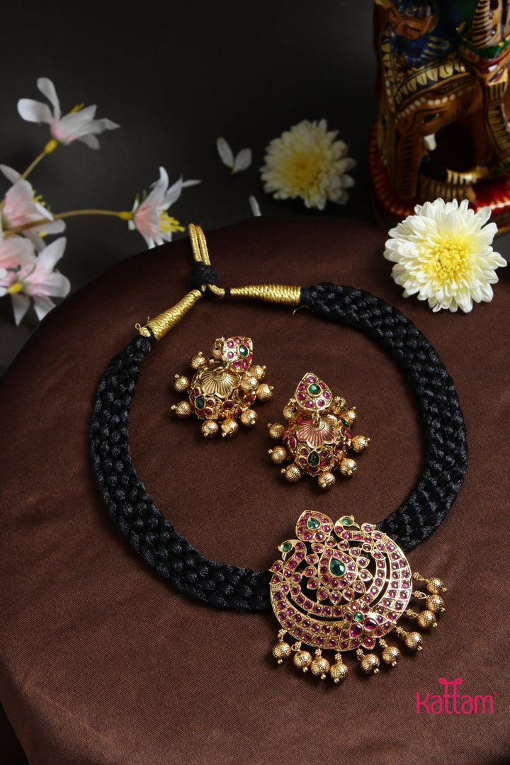 Handmade Braided Balck Therad Kempu Dollar Choker - N3154