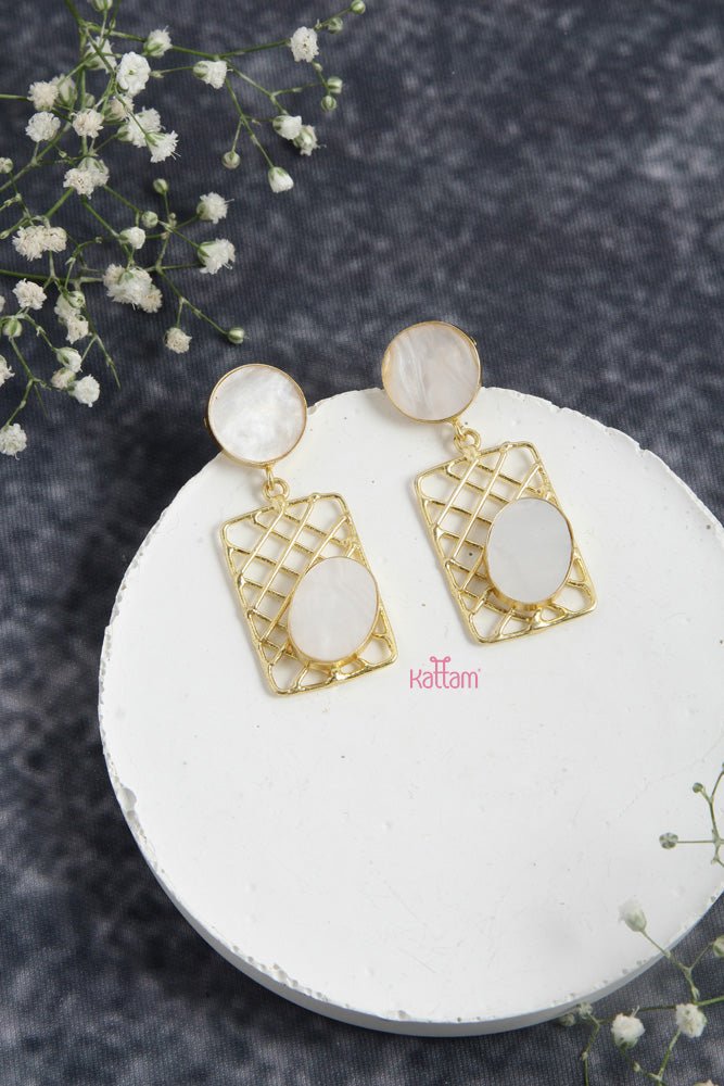 Mop Oval Drop Earring - E751