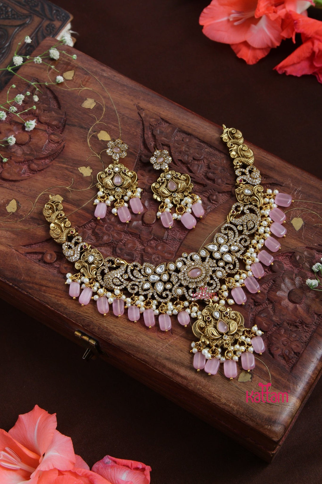 Naira - Victorian Floral Peacock Pastelpink Necklace - N6113