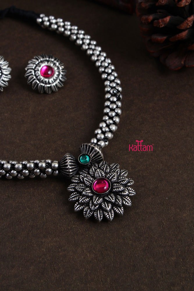 Oxidised Pink Green Flower Choker - N1969