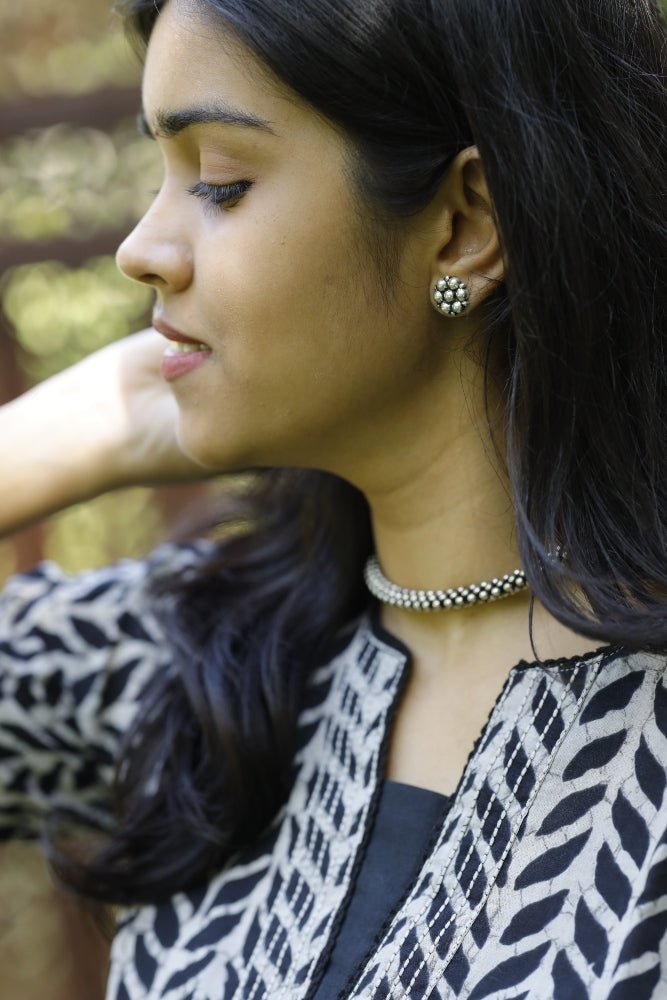 Oxidised Small Ball Choker - N1964