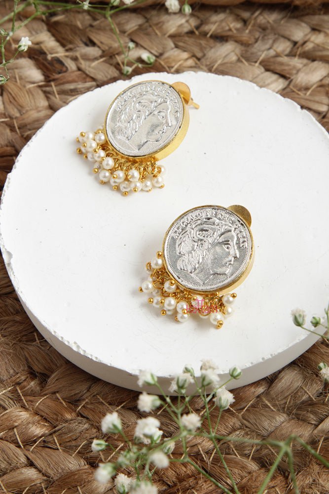 Queen coin Stud - E749