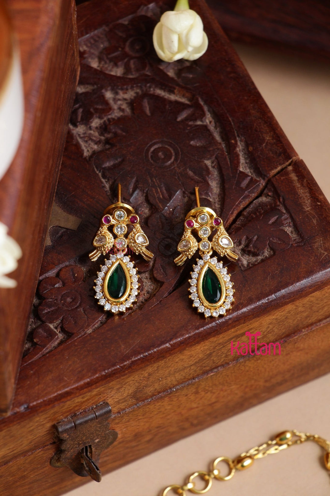 Shobitha - Layered Gold Green Stone Chain Set - N3260