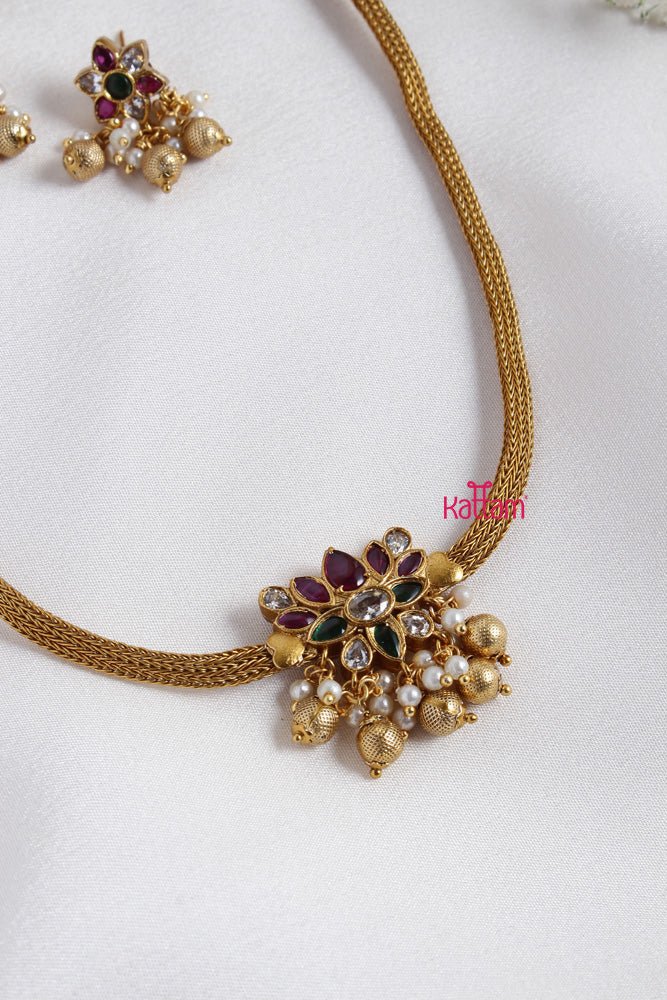 Simple Lotus Choker - N2279