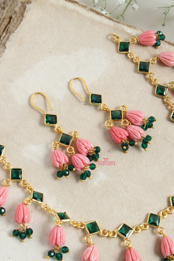 Tulip Beaded Green Crystal Choker - N2450