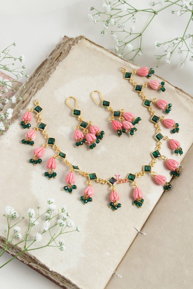 Tulip Beaded Green Crystal Choker - N2450